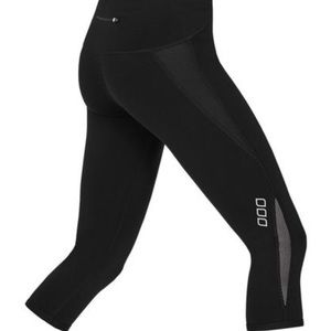 Lorna Jane Black Lora Crop